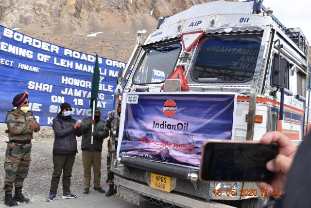 Oil tankers successfully crosses over to Ladakh from Manali