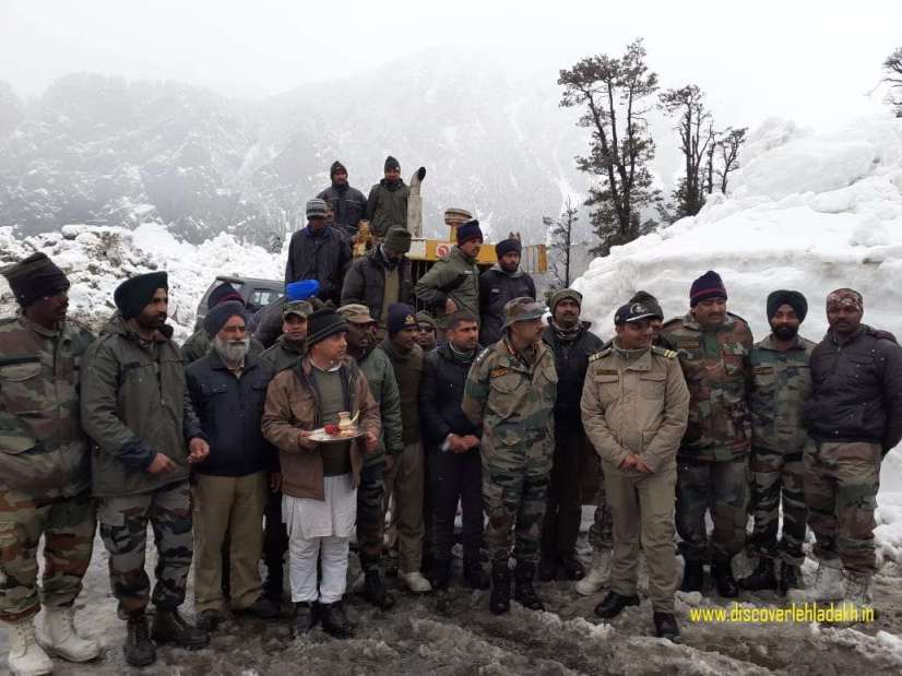 BRO jawans perform puja at Gulaba