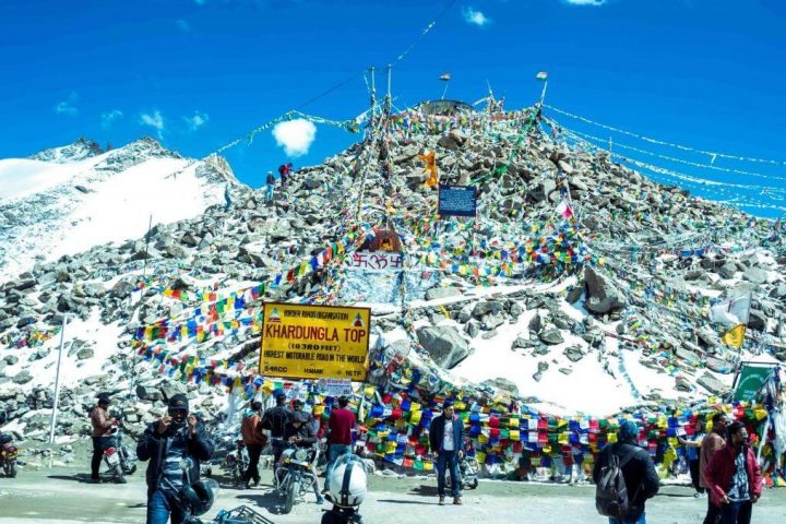 Khardungla pass (Khardung La) in Leh Ladakh