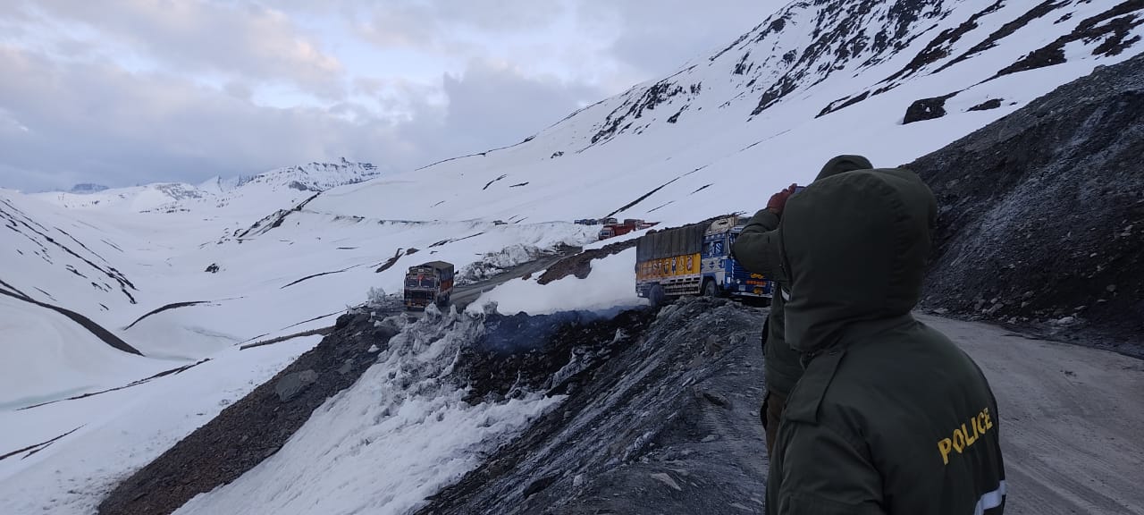 Baralacha pass on Manali Leh highway on Sunday - 19 May 2024